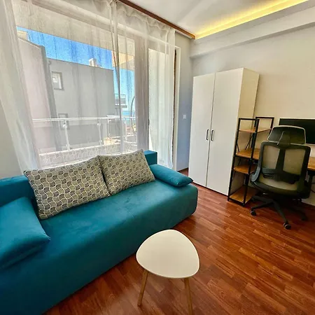 Comfortable 2 Bedroom In Sirena By Menada דירה סבטי ולאס