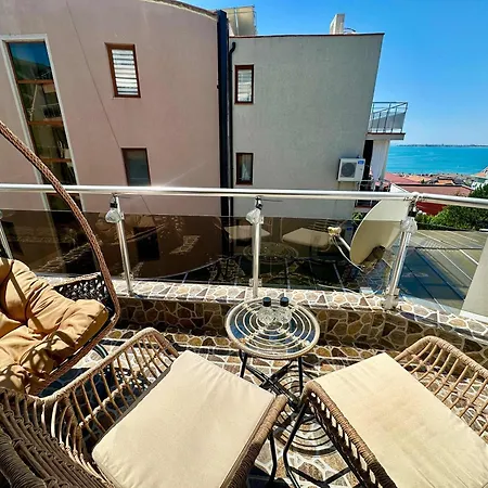 Comfortable 2 Bedroom In Sirena By Menada דירה סבטי ולאס